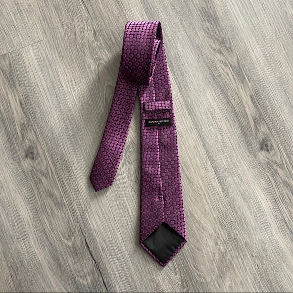 Banana Republic Factory Purple dots Print Men Tie - Picture 2 of 5